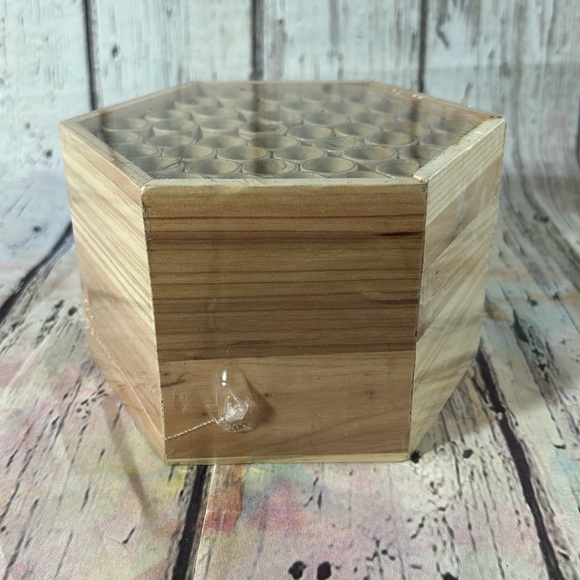 Bee / Bug Hotel - Picture 4 of 5